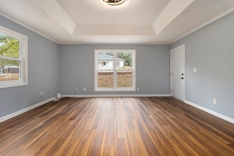 1117 Summer Brook Rd in Atlanta, GA - Foto de edificio - Building Photo