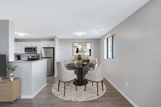 Kingswell Towers in London, ON - Building Photo - Building Photo