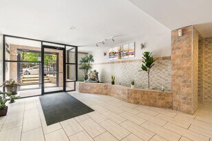 5533 N Kenmore Ave, Unit 206 in Chicago, IL - Building Photo