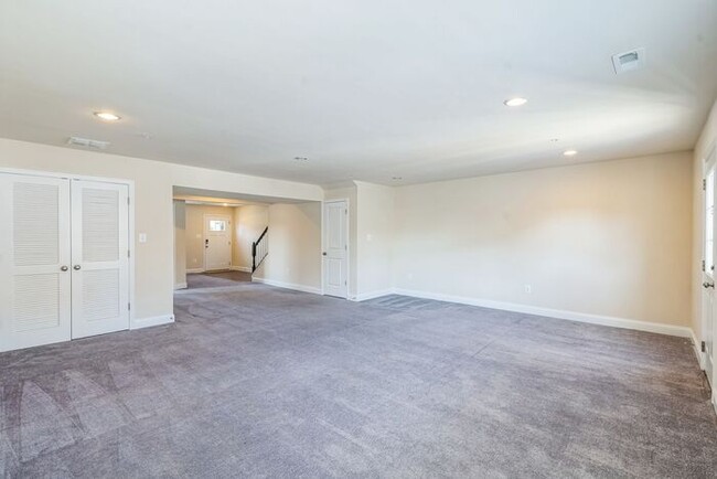 11381 Tolkien Ave in White Plains, MD - Building Photo - Building Photo