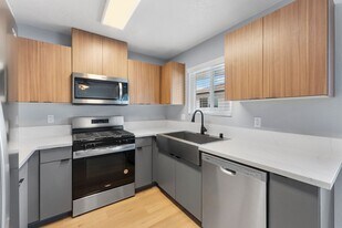 The Lincoln on Grand in Anaheim, CA - Building Photo