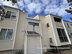 10742 E Exposition Ave in Aurora, CO - Building Photo