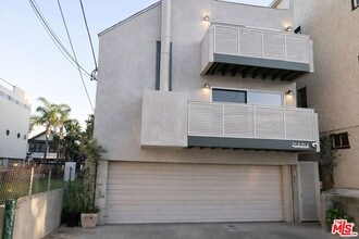 21 1/2 Wavecrest Ave in Los Angeles, CA - Building Photo - Building Photo