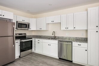 725-727 Central Ave in Dover, NH - Building Photo - Building Photo