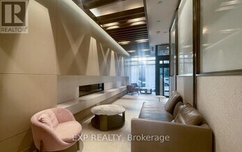 19 Western Battery Rd in Toronto, ON - Building Photo - Building Photo