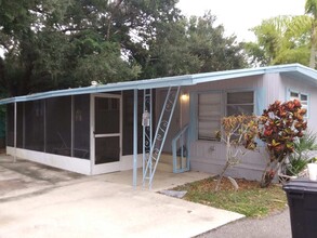 42 W Oak St in Osprey, FL - Building Photo - Building Photo