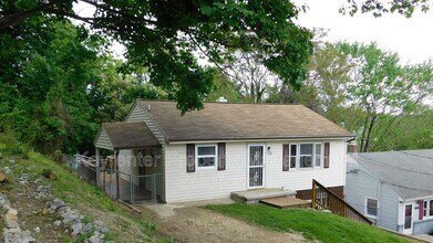 1008 Perry St in Staunton, VA - Building Photo - Building Photo