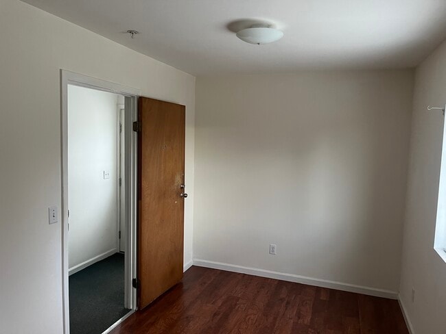 property at 2531 Benvenue Ave