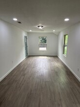 1511 W Bond St in Denison, TX - Building Photo - Building Photo