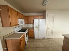 12729 W Ventura St in El Mirage, AZ - Foto de edificio - Building Photo