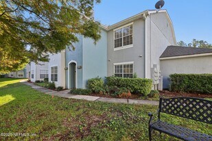 1717 County Rd 220 in Fleming Island, FL - Building Photo