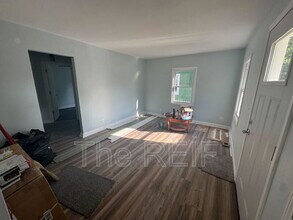 91 Adelaide St in Pontiac, MI - Building Photo - Building Photo