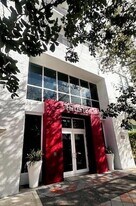 133 NE 2nd Ave, Unit 617 in Miami, FL - Building Photo