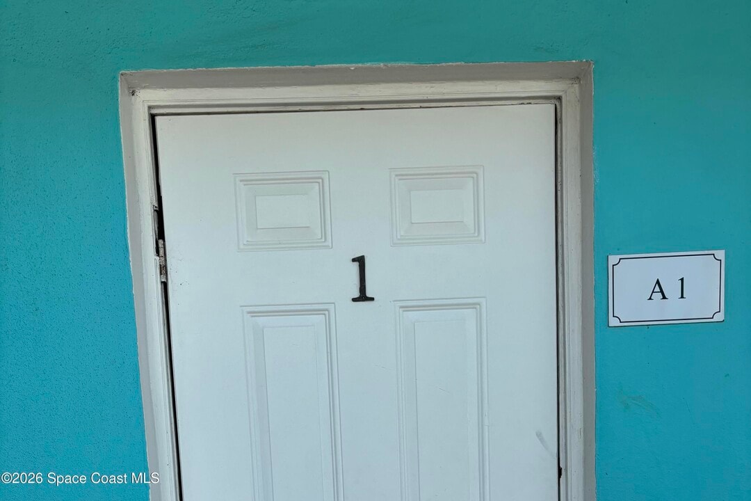 321 Johnson Ave in Cape Canaveral, FL - Building Photo