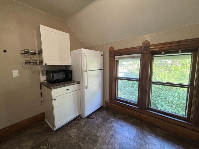 605 W Kalamazoo Ave in Kalamazoo, MI - Building Photo - Building Photo