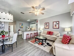 2314 Silver Palm Dr in Kissimmee, FL - Foto de edificio - Building Photo