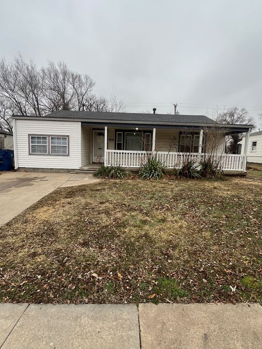 2614 N Estelle St in Wichita, KS - Building Photo