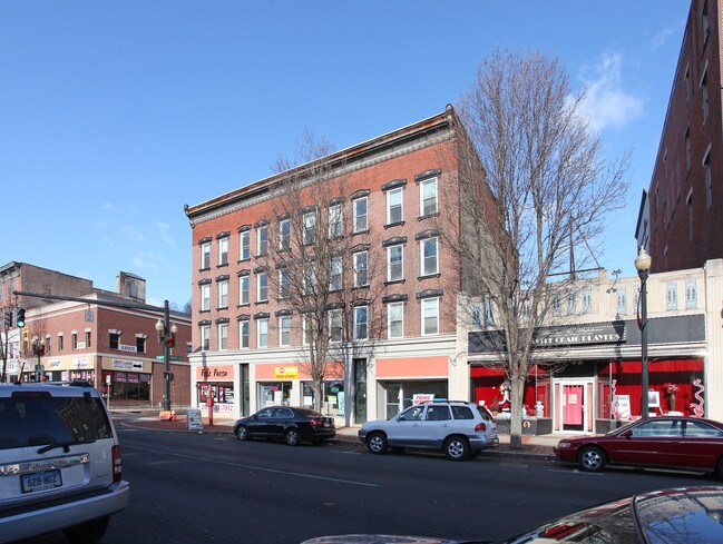 57-65 W Main St in Meriden, CT - Building Photo - Building Photo