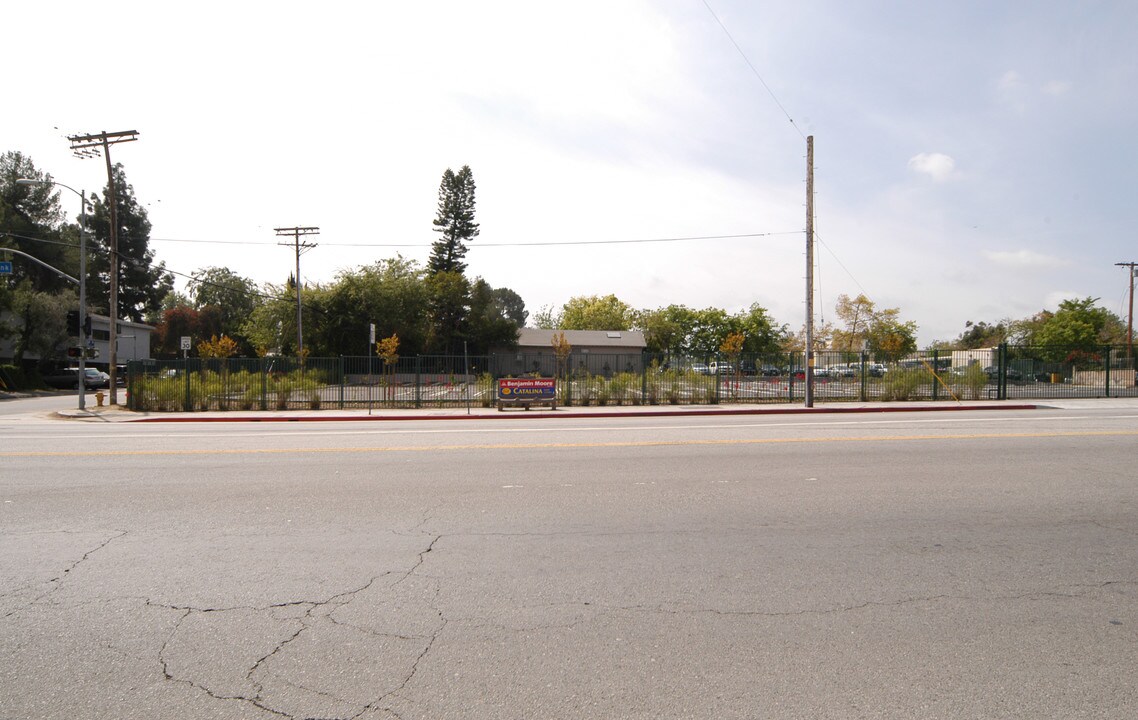 13110 Burbank Blvd in Van Nuys, CA - Building Photo