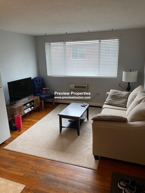 360 Market St, Unit 11 Photo