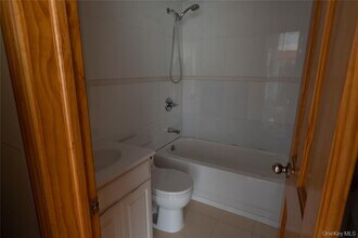 33-04 214th Pl in Queens, NY - Building Photo - Building Photo