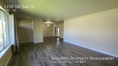 1108 SW Oak St in Grants Pass, OR - Building Photo - Building Photo