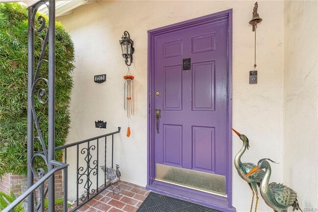 2313 Hollister Ter in Glendale, CA - Foto de edificio - Building Photo