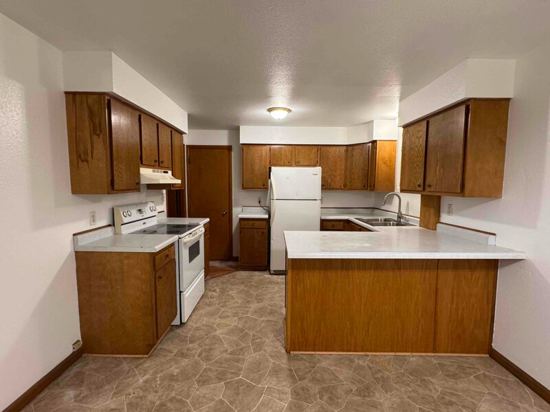 1704 Porter Ave in Bismarck, ND - Building Photo