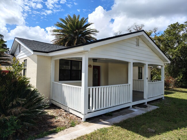 471 Logan Ave, Unit Main House in Orange Park, FL - Building Photo - Building Photo
