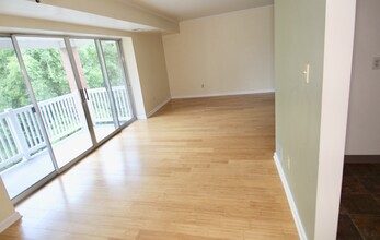 JEFFERSON VILLAGE -- 077 in Washington, PA - Building Photo - Interior Photo