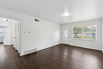 10907 Cotillion Dr in Dallas, TX - Building Photo - Building Photo