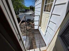927 E Grand Ave in Eau Claire, WI - Foto de edificio - Building Photo