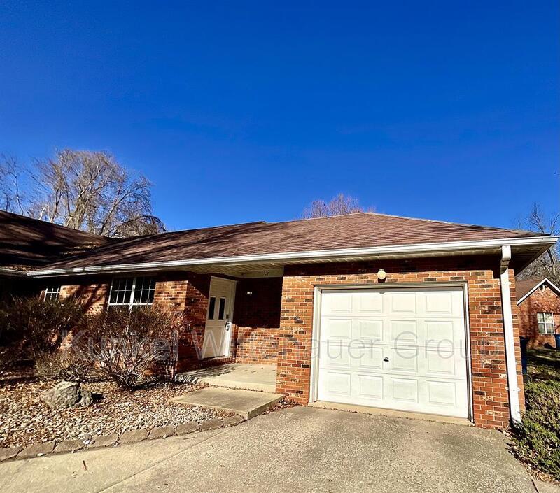 64 S Cherry Hills in Edwardsville, IL - Building Photo