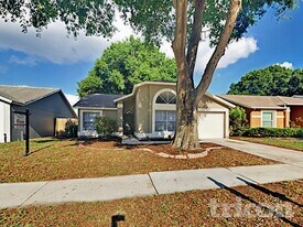 217 Belfort Pl in Valrico, FL - Building Photo
