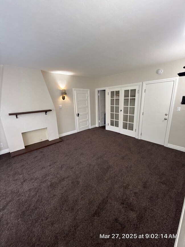 property at 405 E Pasadena St