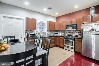 2024 Montrose St in Philadelphia, PA - Building Photo - Building Photo