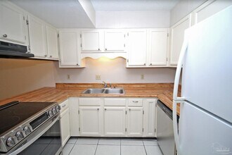 8113 Stonebrook Dr in Pensacola, FL - Building Photo - Building Photo