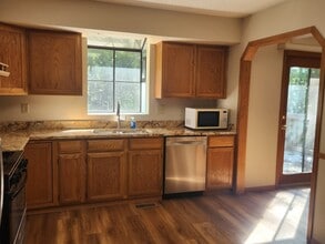 6486 Tomahawk Trl in Circle Pines, MN - Building Photo - Building Photo