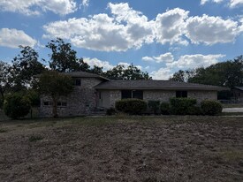 1236 E Live Oak Rd in Schertz, TX - Building Photo