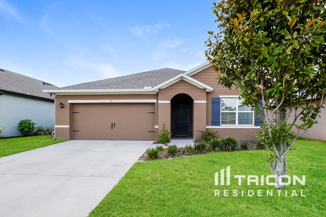 340 Spruce Pine Dr in Debary, FL - Building Photo