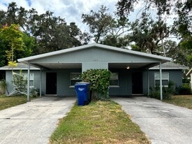 2404 51st Avenue Ter W, Unit B in Bradenton, FL - Building Photo