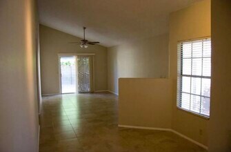 1328 W Rosewood Ct in Chandler, AZ - Foto de edificio - Building Photo