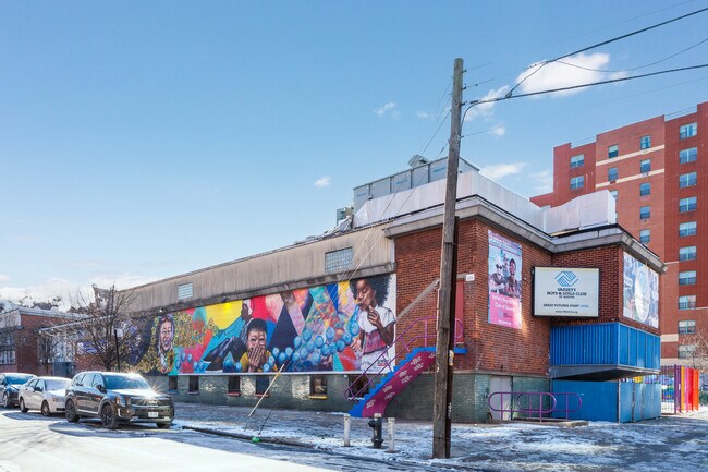21-12 30th Rd in Astoria, NY - Building Photo - Primary Photo