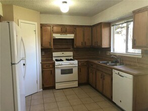 6211 Sunkist Ln in Austin, TX - Building Photo - Building Photo