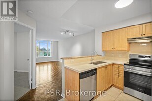 515 Rosewell Ave in Toronto, ON - Building Photo