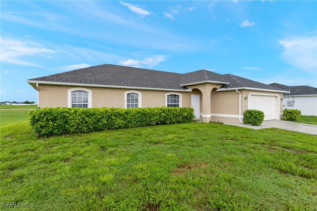 2721 NW Juanita Pl in Cape Coral, FL - Building Photo - Building Photo