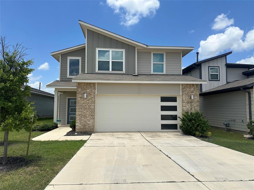 288 Deserti Rd in Leander, TX - Building Photo