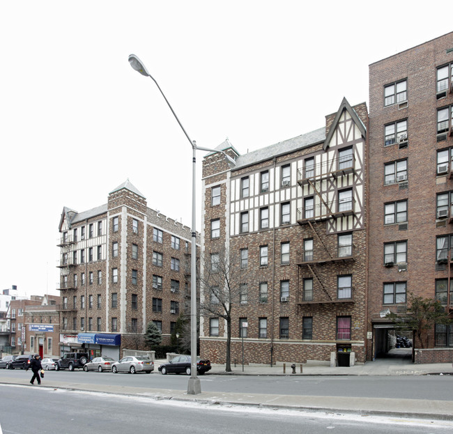 Wakefield Towers in Bronx, NY - Building Photo - Building Photo