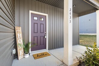 2433 Bucklin Dr in Clarksville, TN - Building Photo - Building Photo