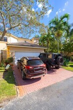 5505 NW 112th Path in Doral, FL - Building Photo - Building Photo